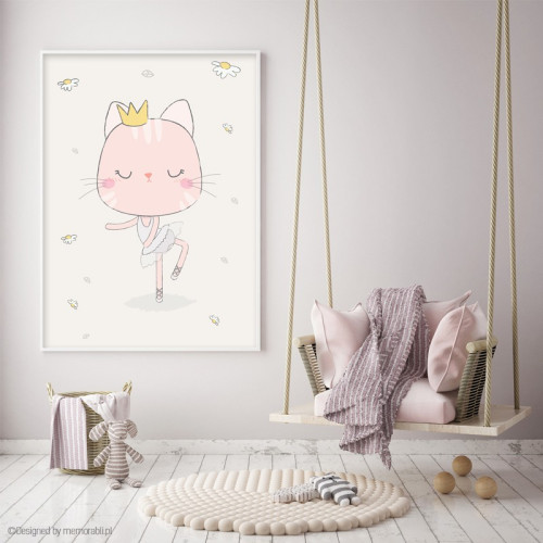 Tańczący kotek z koroną